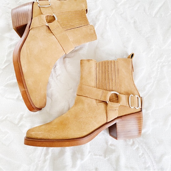 Sam Edelman Bellamie Ankle
Boot New $200 - Picture 7 of 11